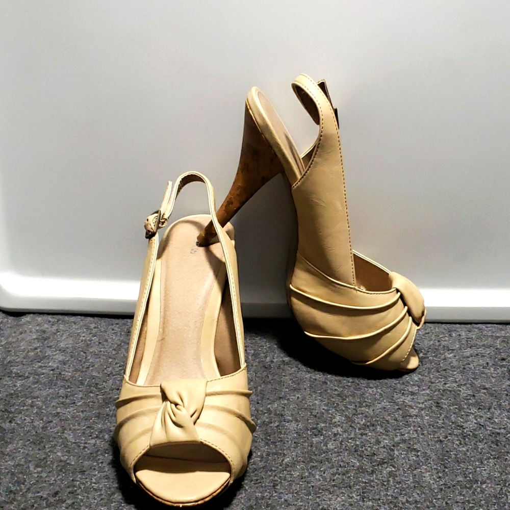 Apt 9 Sandals